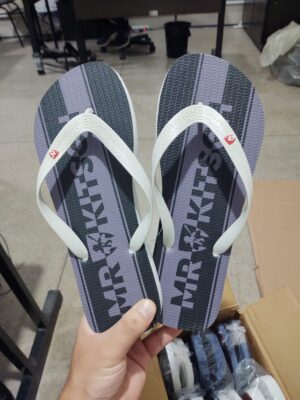 Chinelo de dedo Mr. Kitsch Cinza com preto